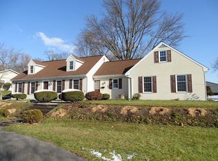 2 Springview Dr, Lititz, PA 17543