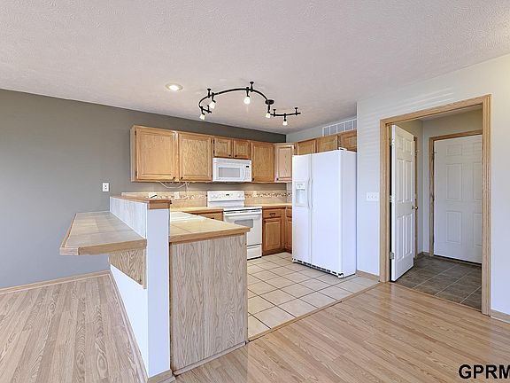 5th image of 6928 S 90th St