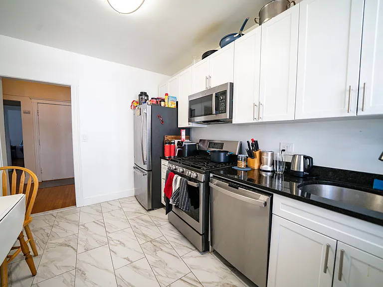 58 Selkirk Rd #12 — Photo 2