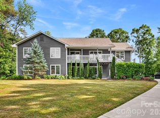 152 Skyview Cir, Asheville, NC 28804