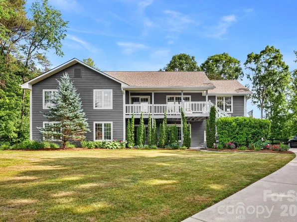 152 Skyview Cir, Asheville, NC 28804