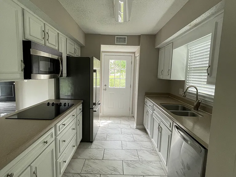 121 Ellis Rd — Photo 5