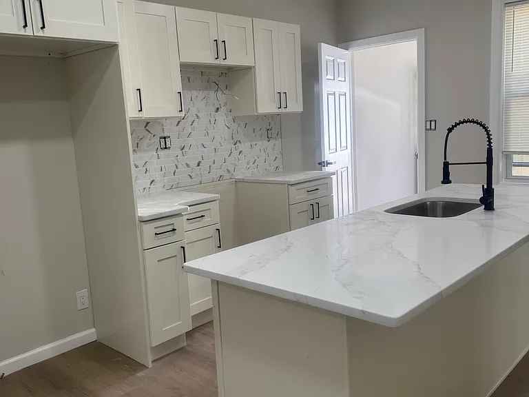 403 Pleasant St E #2 — Photo 1