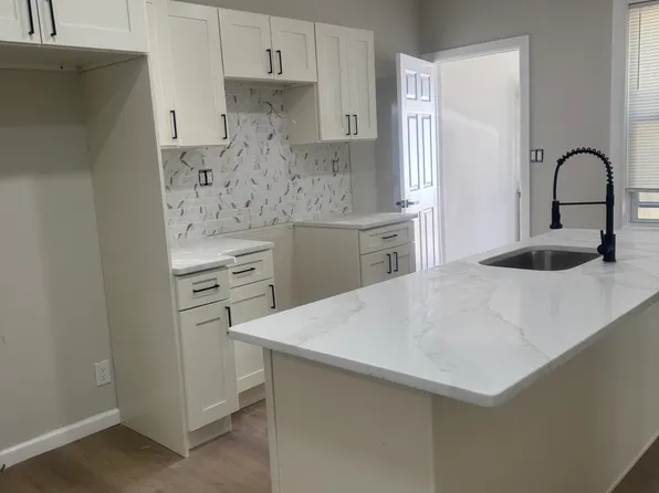 403 Pleasant St E #2, Hammonton, NJ 08037