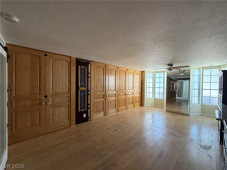 3194 Bel Air Dr — Photo 44