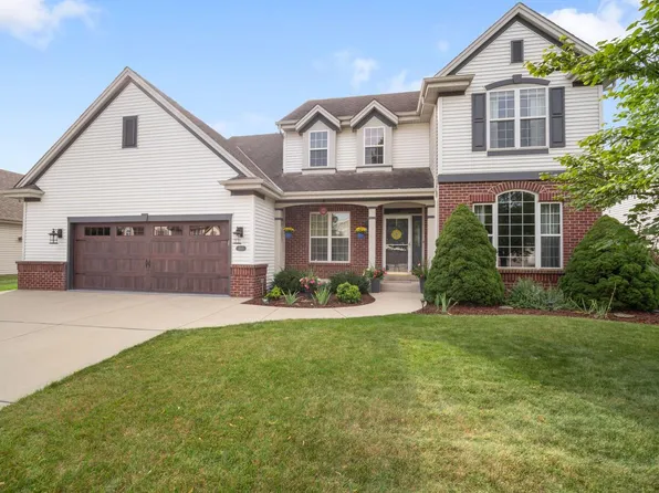 3835 Valley Creek DRIVE, Waukesha, WI 53189