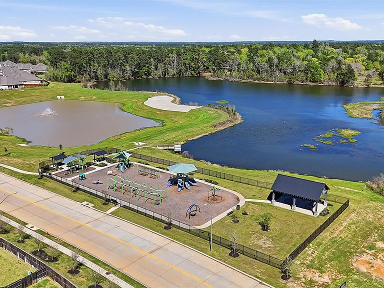 1338 Lakeside Creek Rd — Photo 36