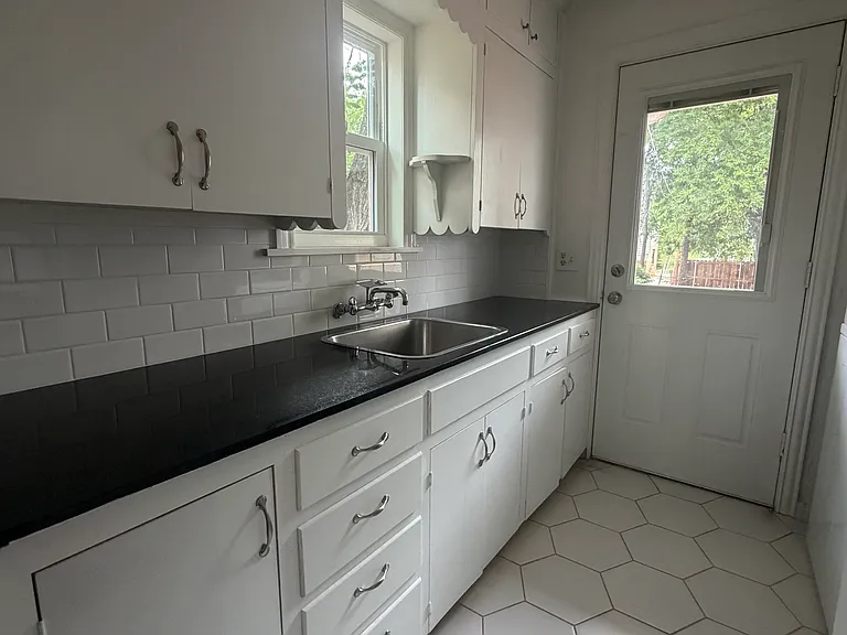 3714 N Shartel Ave — Photo 5