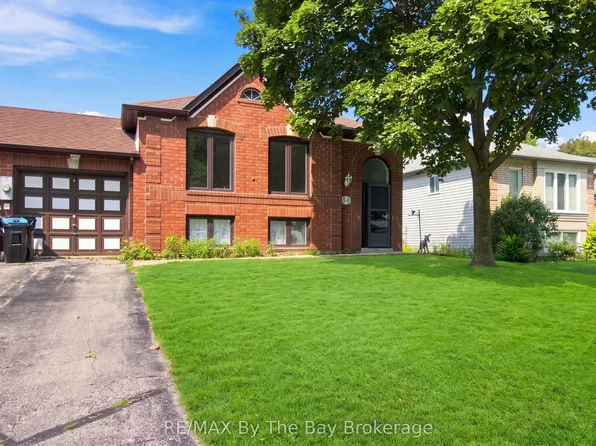36 Harbour Cres, Wasaga Beach, ON L9Z 1G5