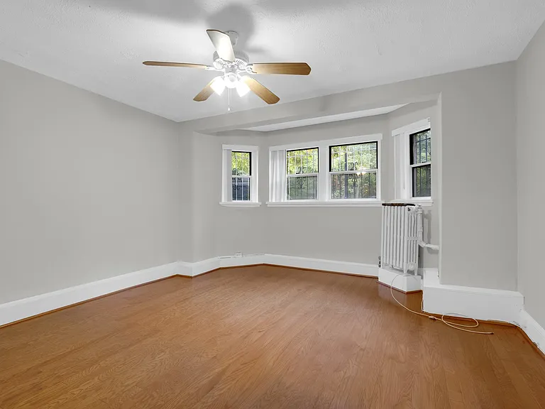 1820 Clydesdale Pl NW #C — Photo 5