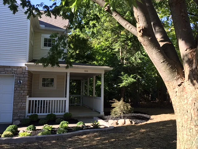 400 Sycamore Woods Ln photo 1