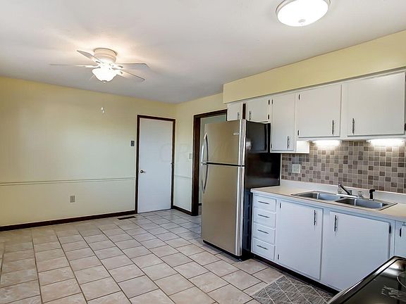 5th image of 244 Jacqueline Dr