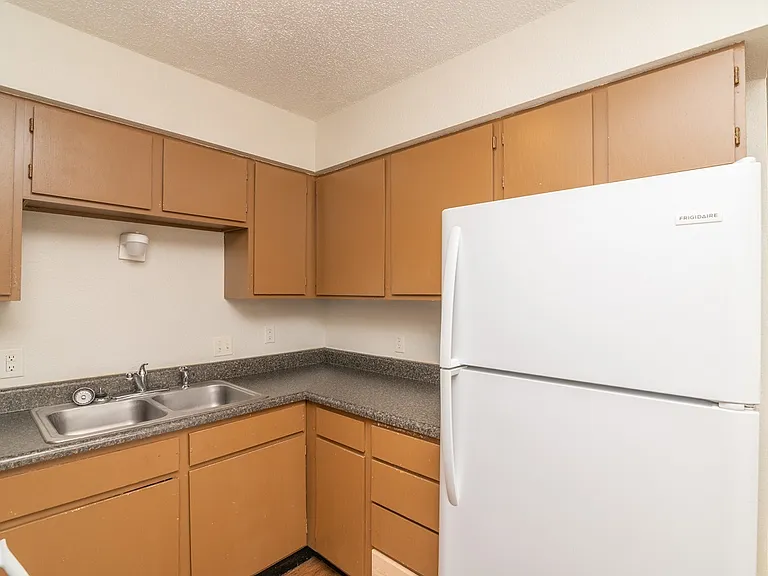4819 Marion St — Photo 7