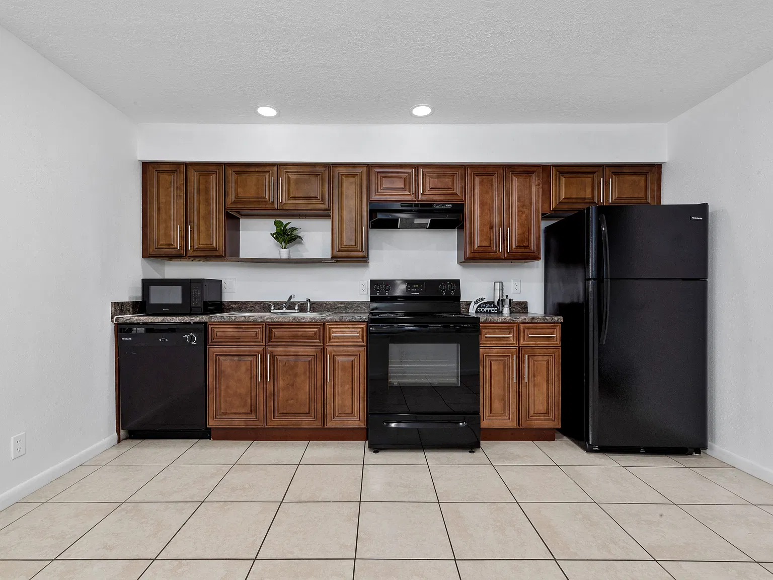 2 bed, 2.0 bath, 916 sqft, $1,695 — Photo 4