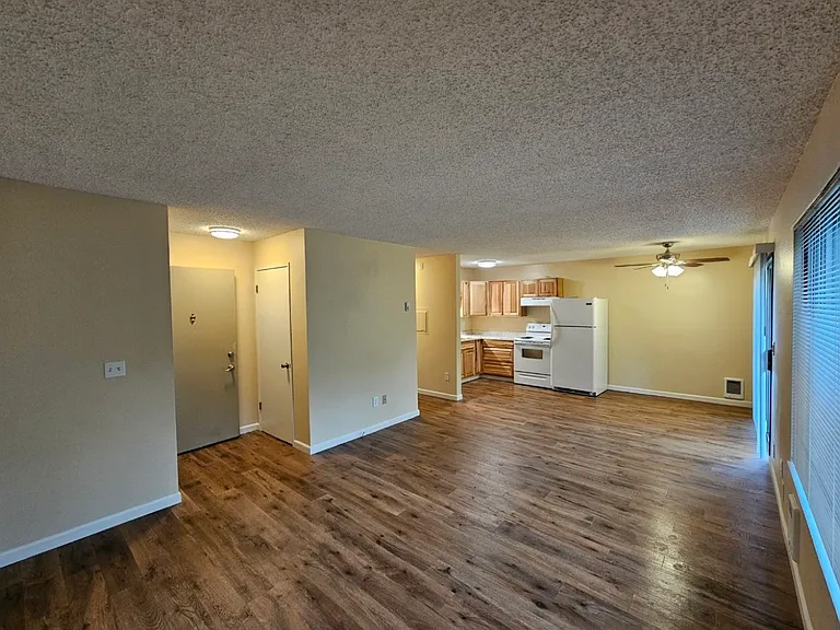 200 SW Florence Ave #F7 — Photo 5