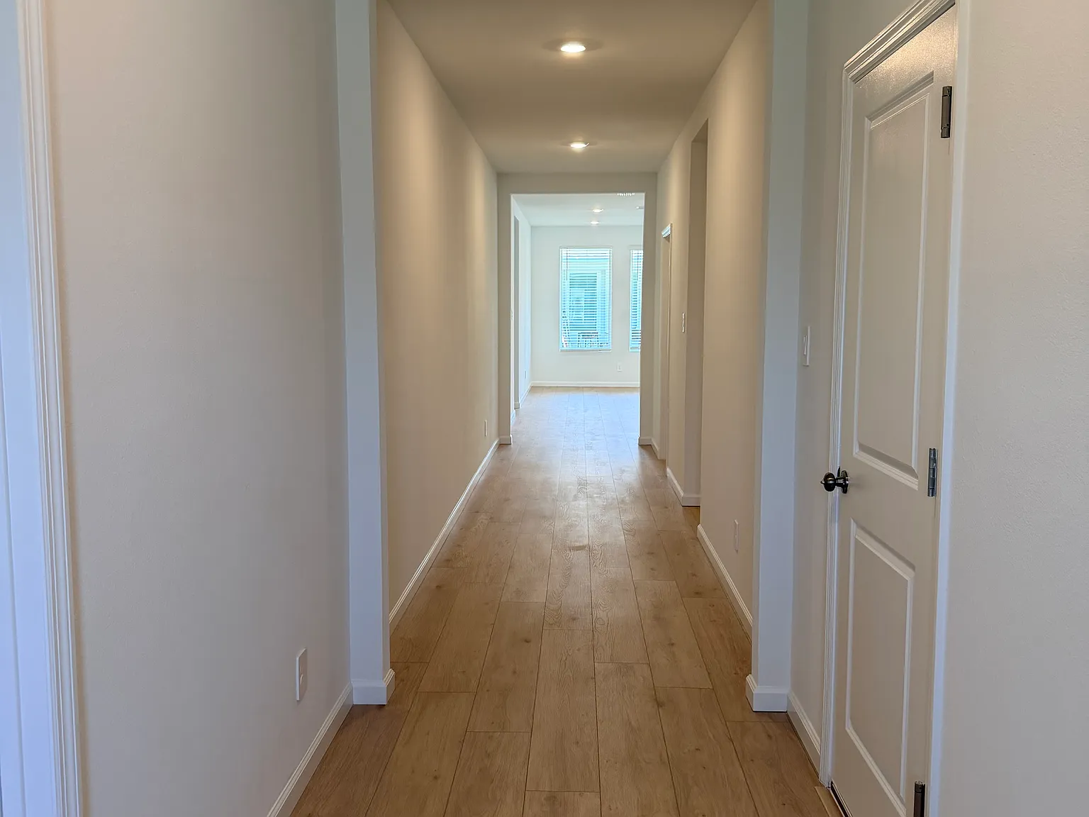 4 bed, 2366 sqft, $2,800 — Photo 4