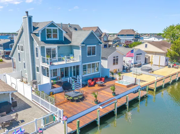 226 Bay Stream Drive, Toms River, NJ 08753