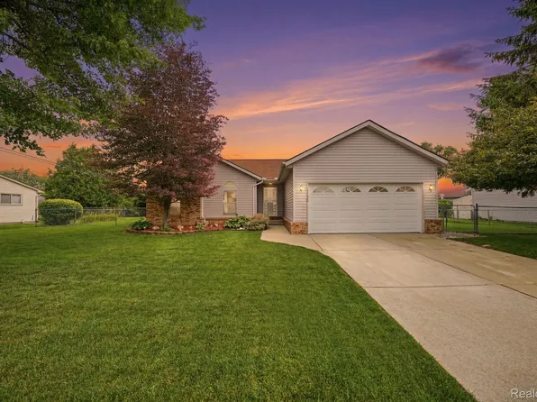 33890 Walter St, Clinton Township, MI 48035