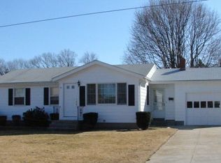 35 Birchwood Dr, Cranston, RI 02920