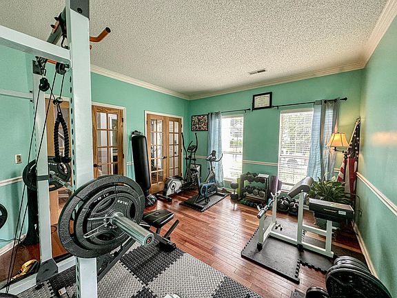 3rd image of 211 Smithfield Ave