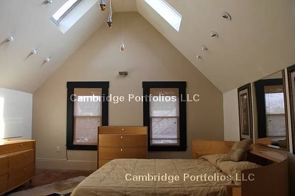 2nd image of 19 Linwood St #2