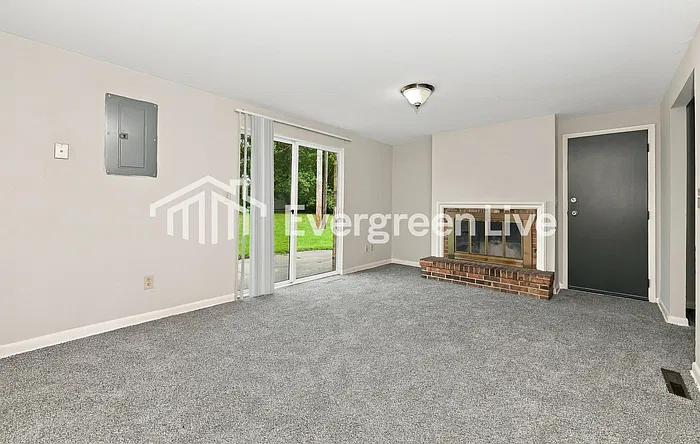 4 bed, 2.0 bath, 1575 sqft, $1,545 — Photo 3