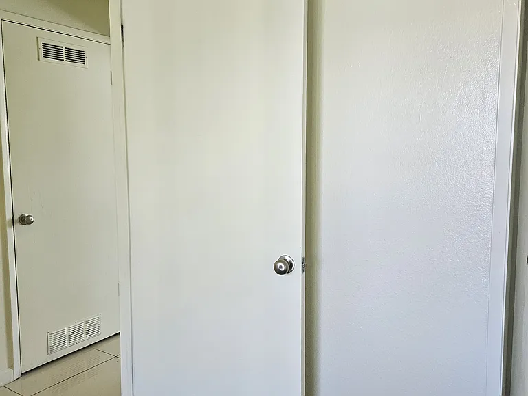 127 Villa Ct #6 — Photo 4