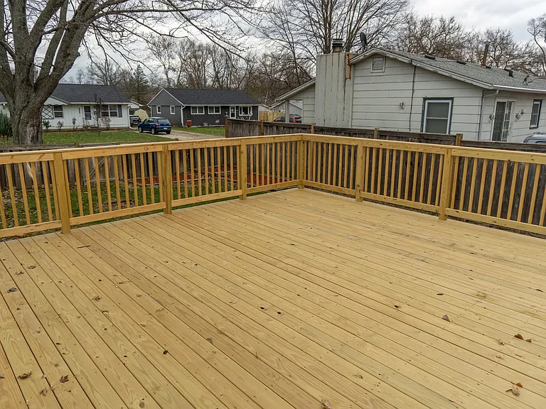 2355 Hawthorne Ct — Photo 10