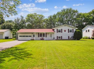 23 Evergreen Dr, Rochester, NY 14624