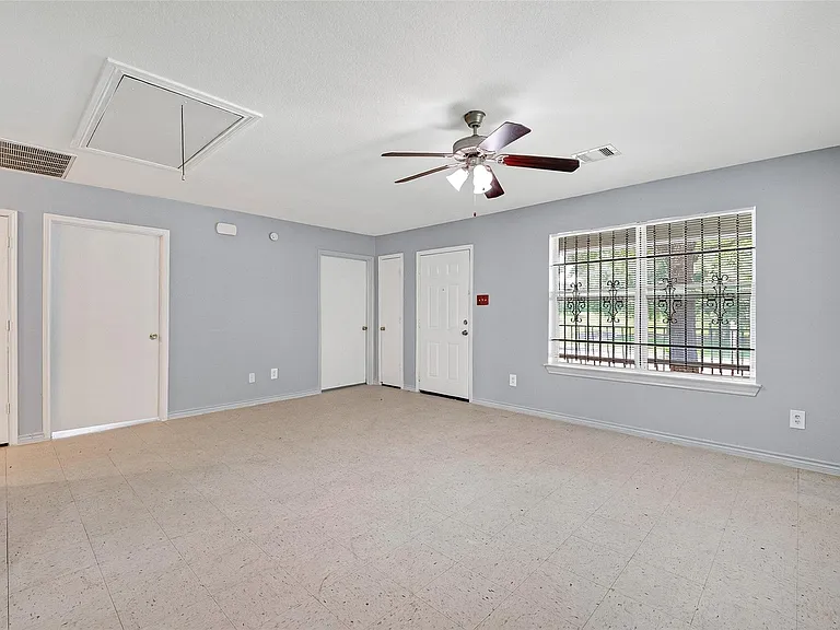 11411 Roandale Dr — Photo 9