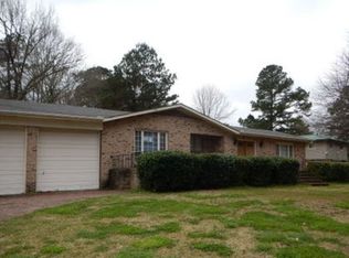 224 Pineview Dr, Hazlehurst, MS 39083