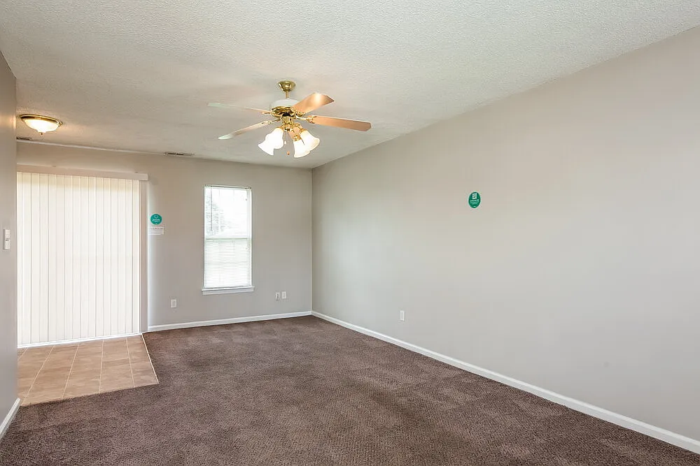 3 bed, 2.5 bath, 1413 sqft, $1,950 — Photo 4