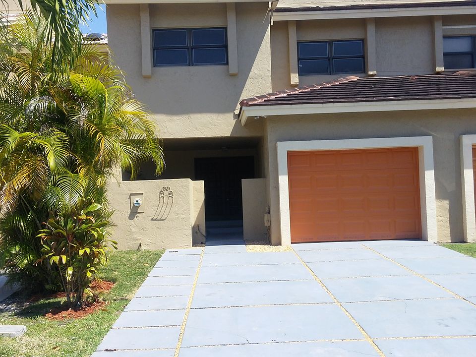 1st image of 19521 Cypress Ct