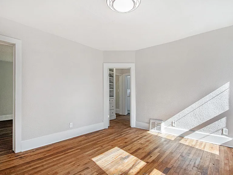 117 Carrier St NE — Photo 8