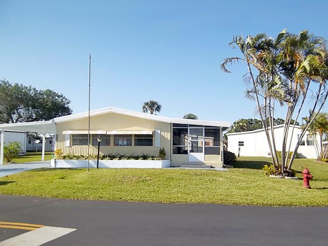 1st image of 795 Sun Ray Ct