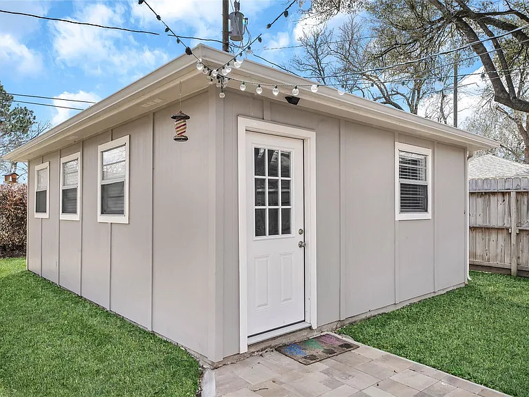 143 Bluebonnet St — Photo 33