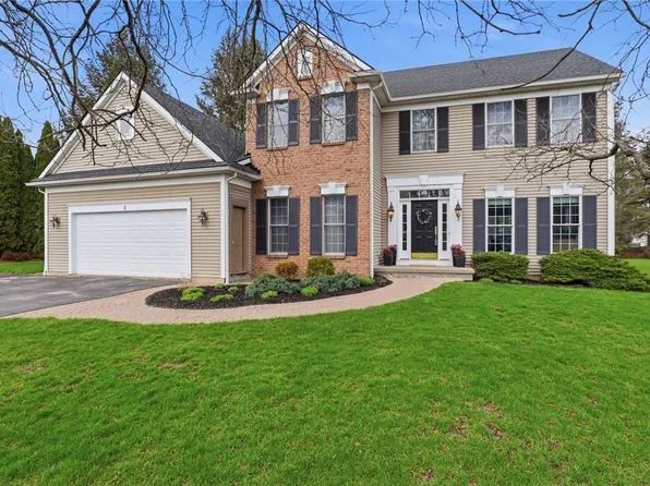 4 Willoughby Pl, Pittsford, NY 14534