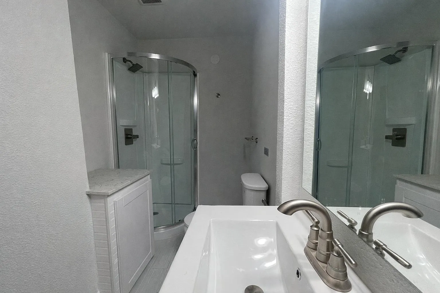 4 bed, 5.0 bath, 2007 sqft, $784 — Photo 4