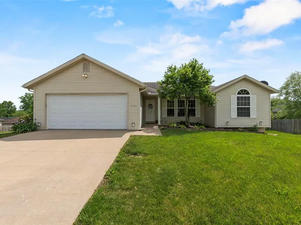 1902 Sapphire Ln, Cape Girardeau, MO 63701