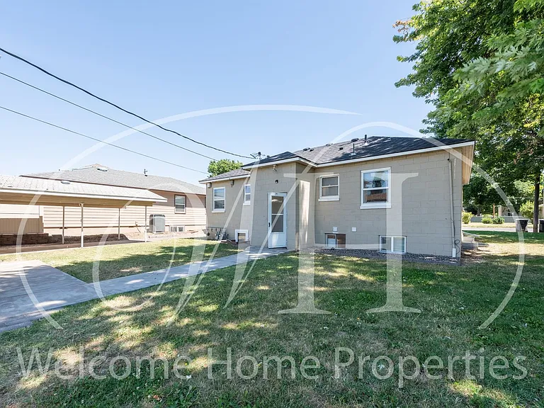 43 NE Ash Ave — Photo 16