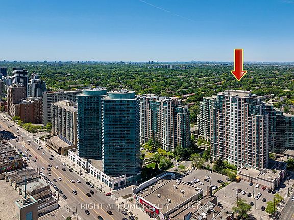 4th image of 7 Lorraine Dr #210