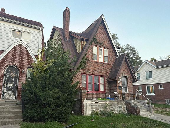 3rd image of 15722 Wisconsin St