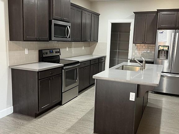 3rd image of 15411 Coles Ct SE