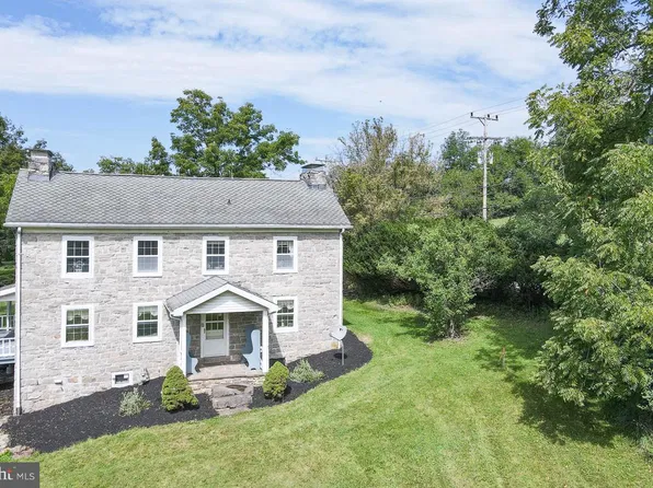 350 N Main St, Pleasant Gap, PA 16823