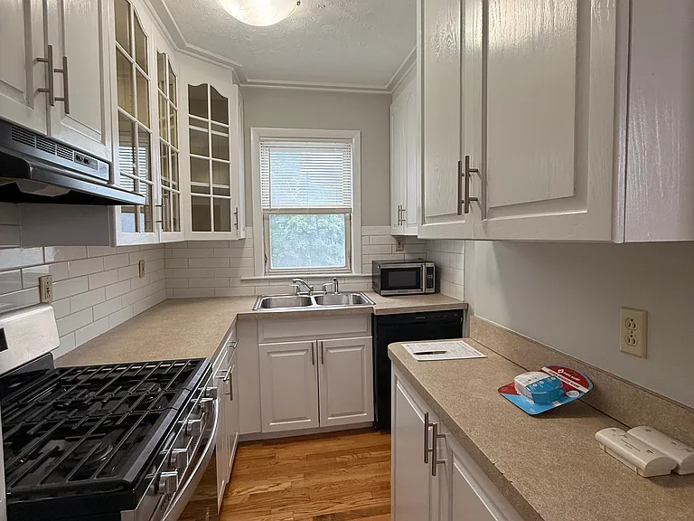 447 Ash St #3 — Photo 2