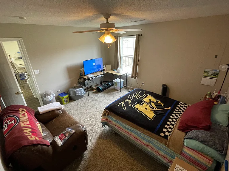 1317 Valley Creek Ln — Photo 8