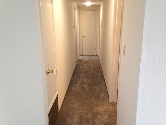 2nd image of 291 Auburn Way APT 3