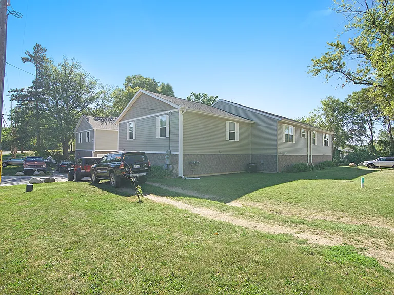 2643 Redwood Ave — Photo 5