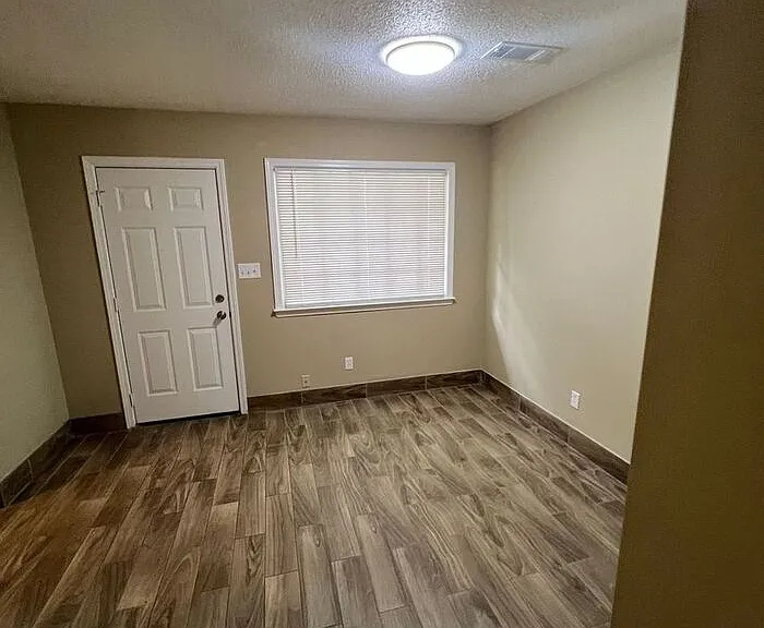 5333 Bishops Cir — Photo 3