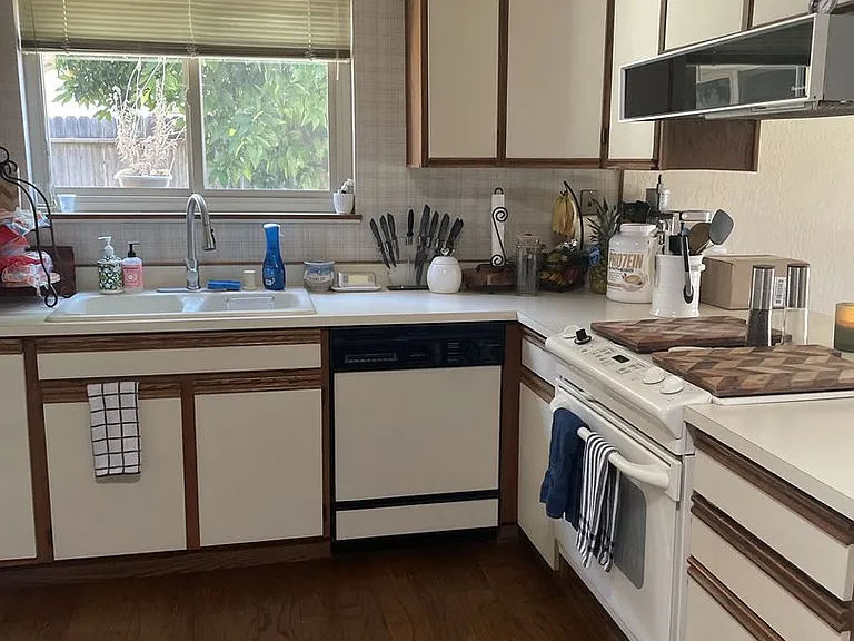 718 Linwood St — Photo 20